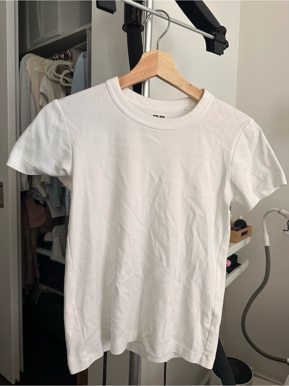 Uniqlo 100% cotton White Short Sleeve Crewneck Tee